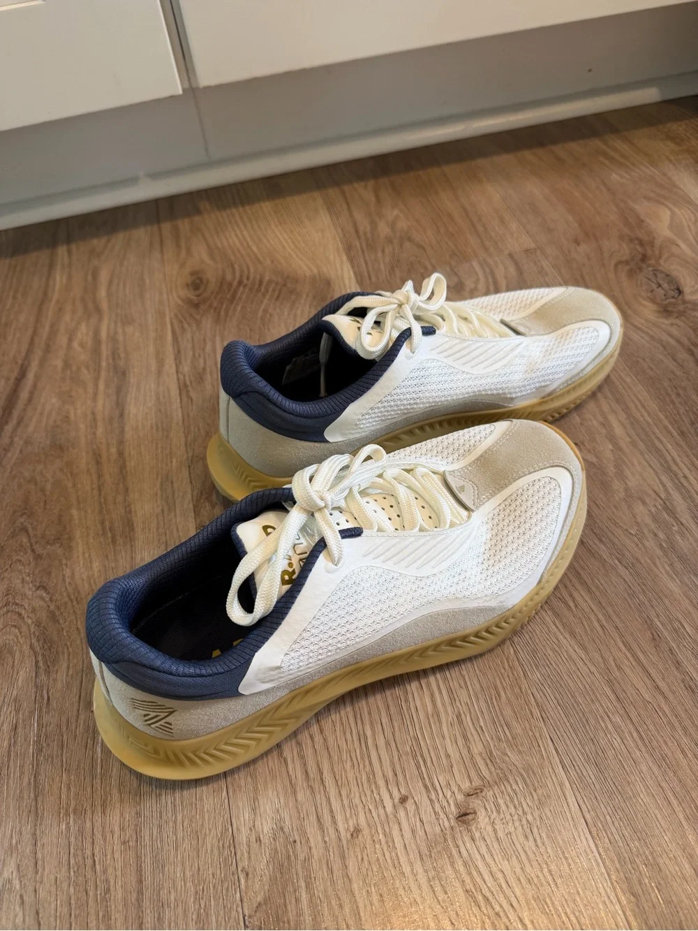 Women’s Rad Global Trainers, size 9 - Picture 4 of 5